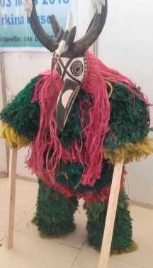 Masque burkinabé au Salon SIAO, Ouagadougou